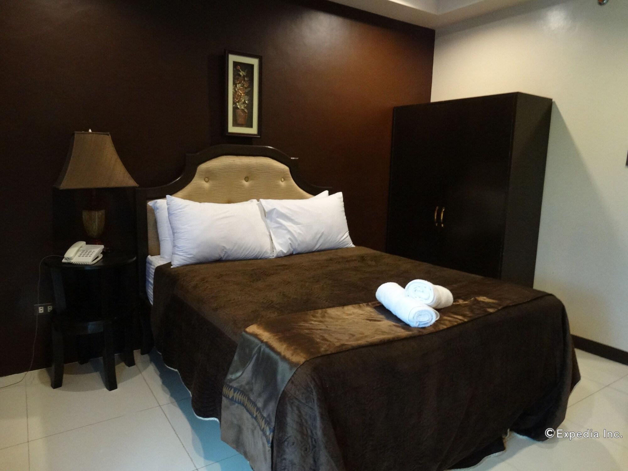 Peridot Suites Davao City Exteriör bild