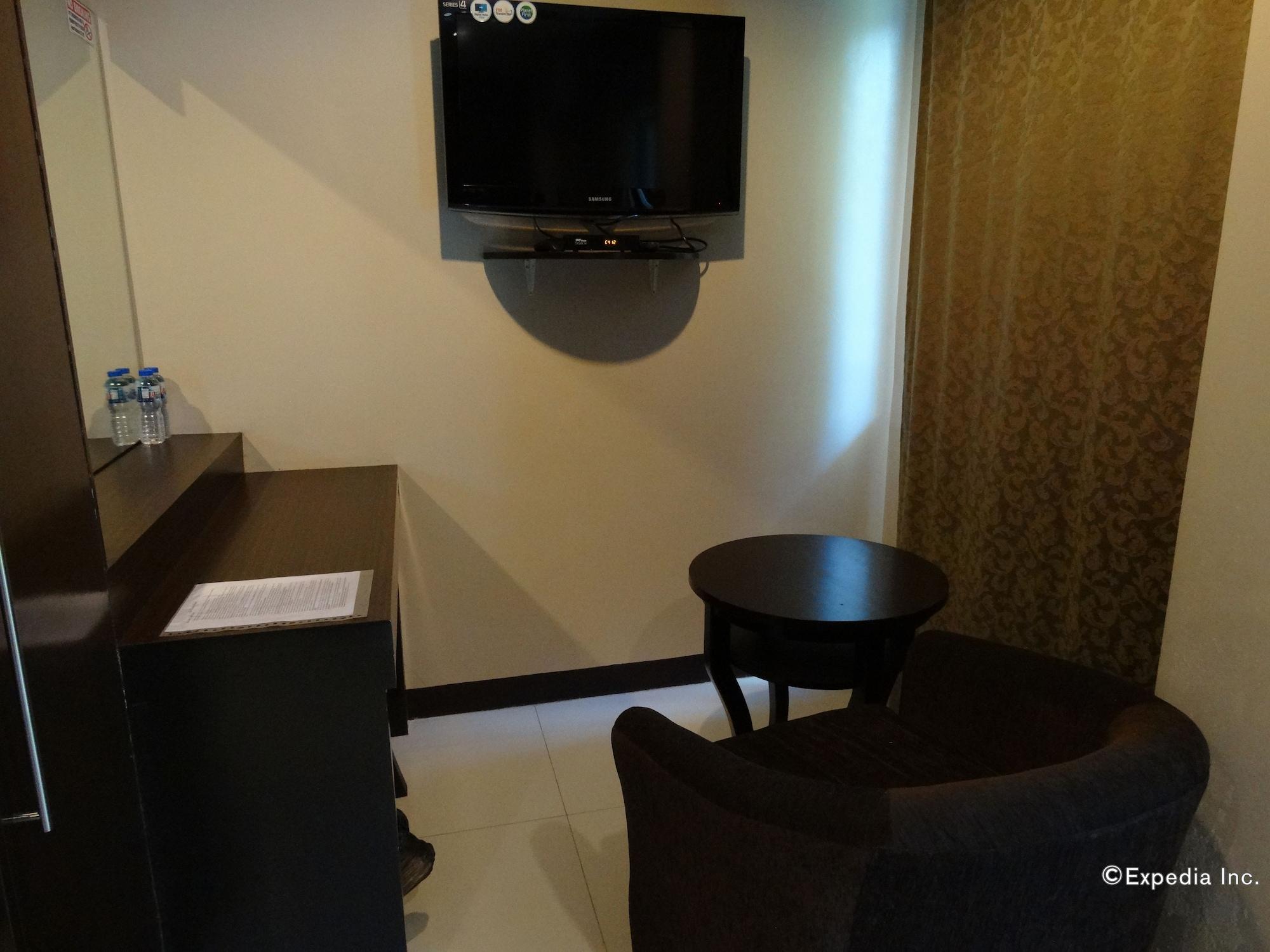 Peridot Suites Davao City Exteriör bild