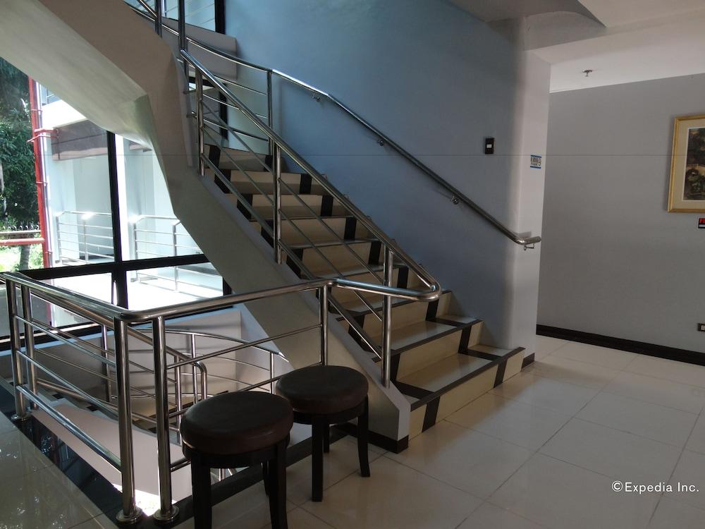 Peridot Suites Davao City Exteriör bild