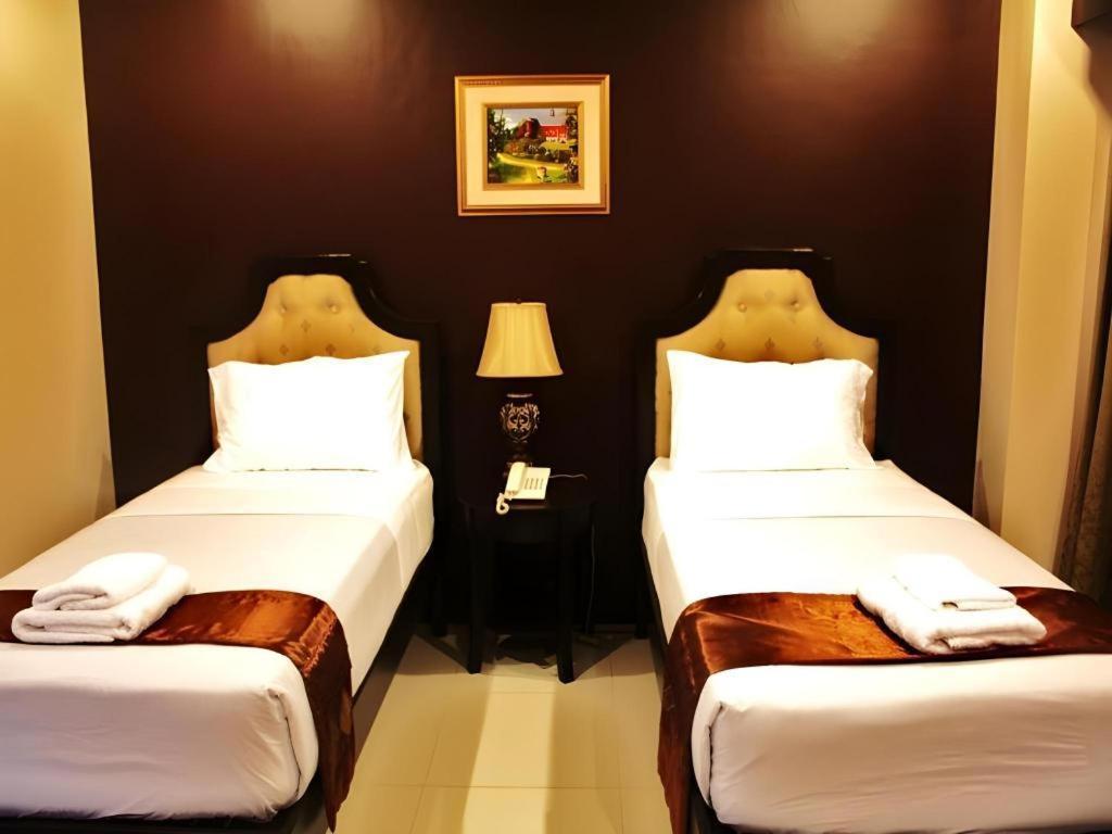 Peridot Suites Davao City Exteriör bild
