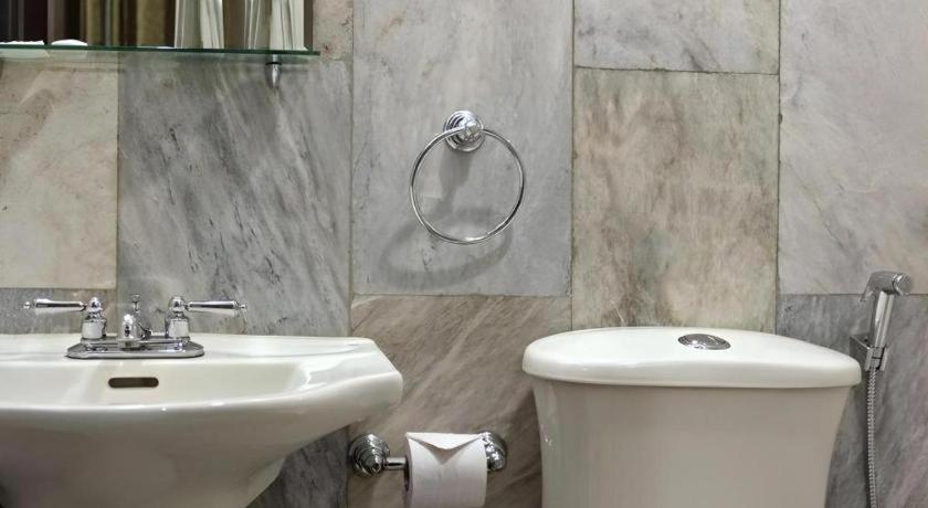 Peridot Suites Davao City Exteriör bild