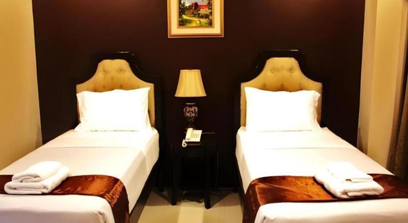 Peridot Suites Davao City Exteriör bild