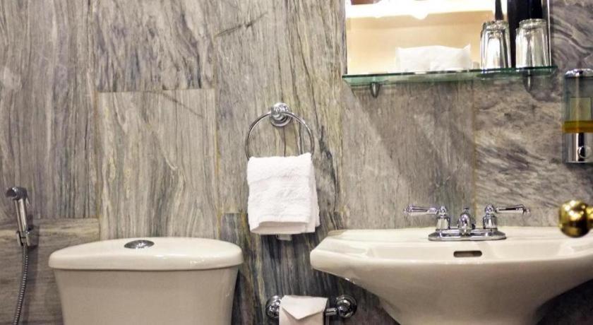 Peridot Suites Davao City Exteriör bild