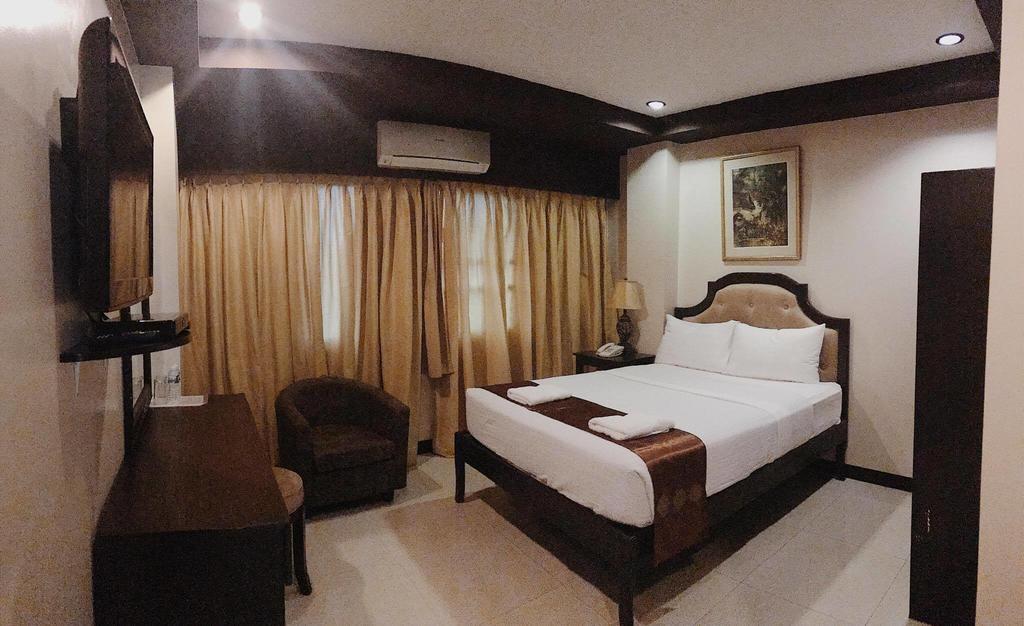Peridot Suites Davao City Exteriör bild