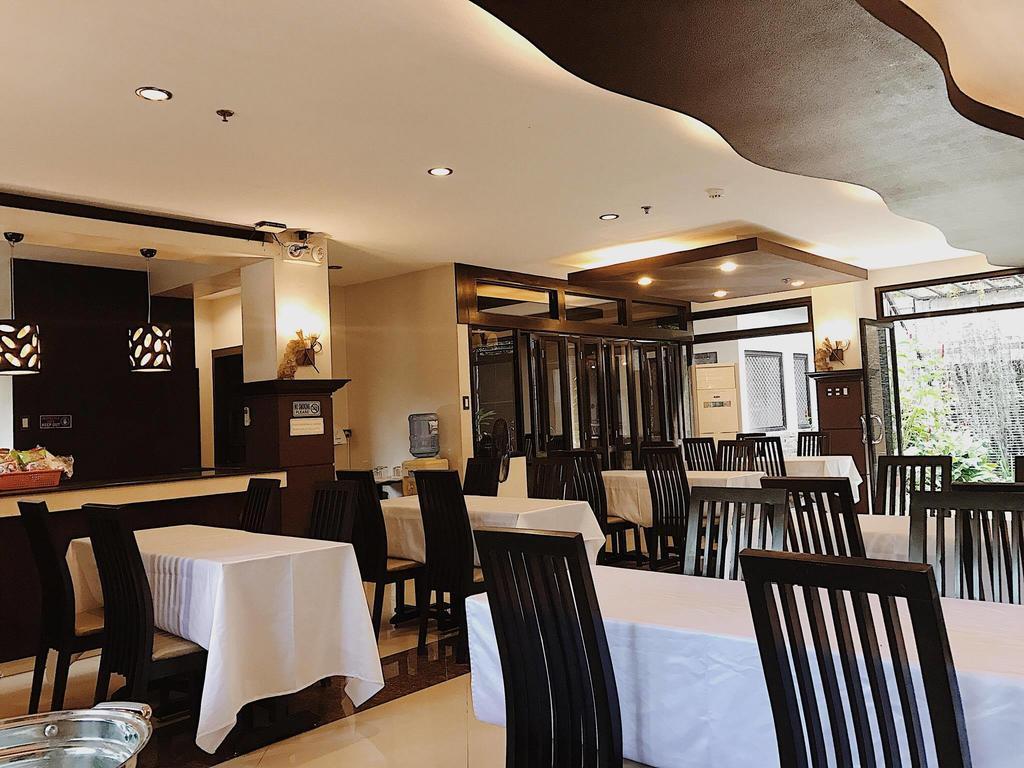 Peridot Suites Davao City Exteriör bild